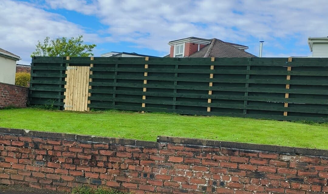 New lap panel fence fitted